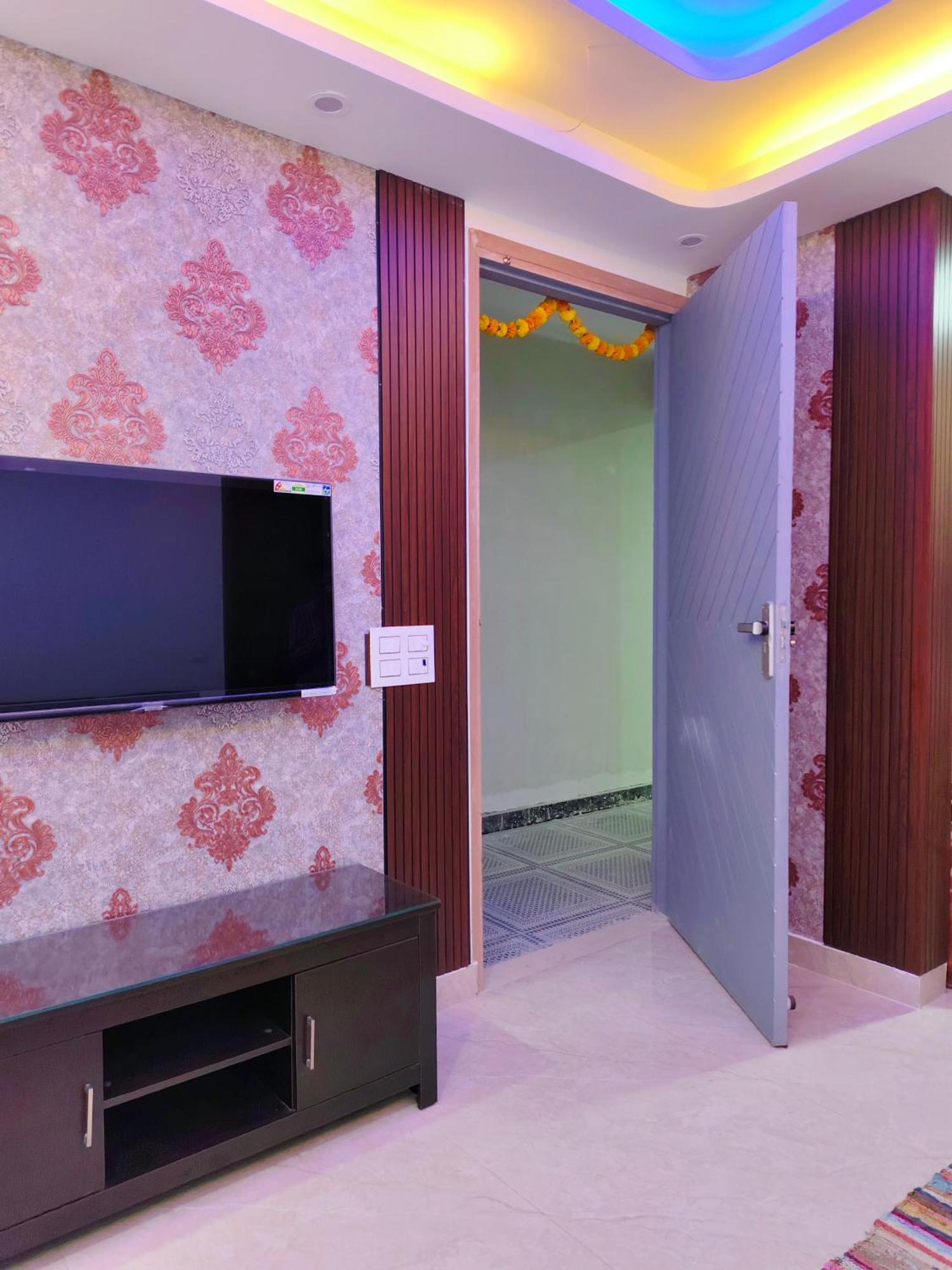 Divisha Homes-1bhk Luxury In South Delhi